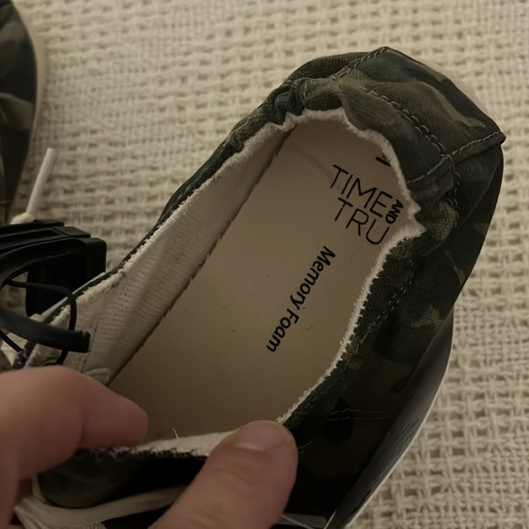 Slip on Sneakers - Picture 5 of 10